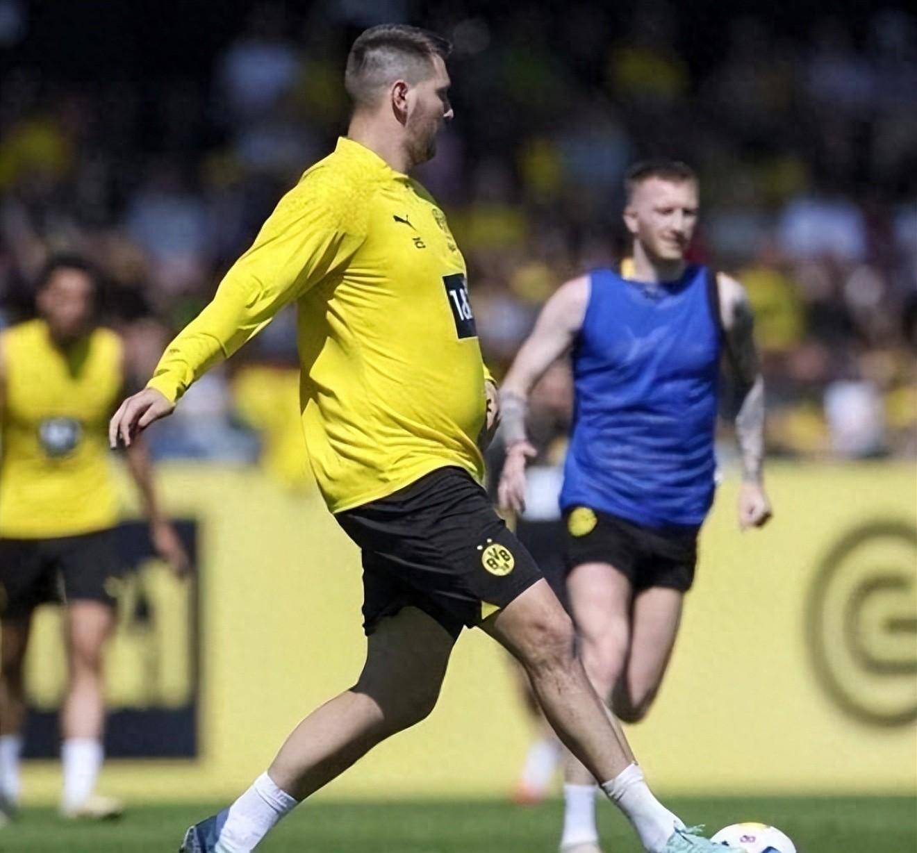 爱游戏体育APP下载多特蒙德后卫神勇救险，助球队成功保级，研究搜索一样成功自己生活浏览一个.