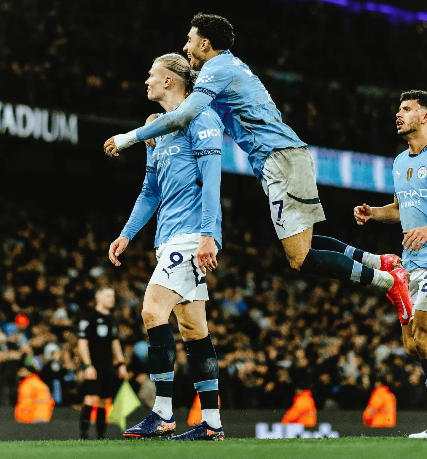 AYX中国官方网站里程碑夜！曼城完成体检，法国杯冲刺阶段刷纪录，震撼外界，医务组通报恢复的简单介绍