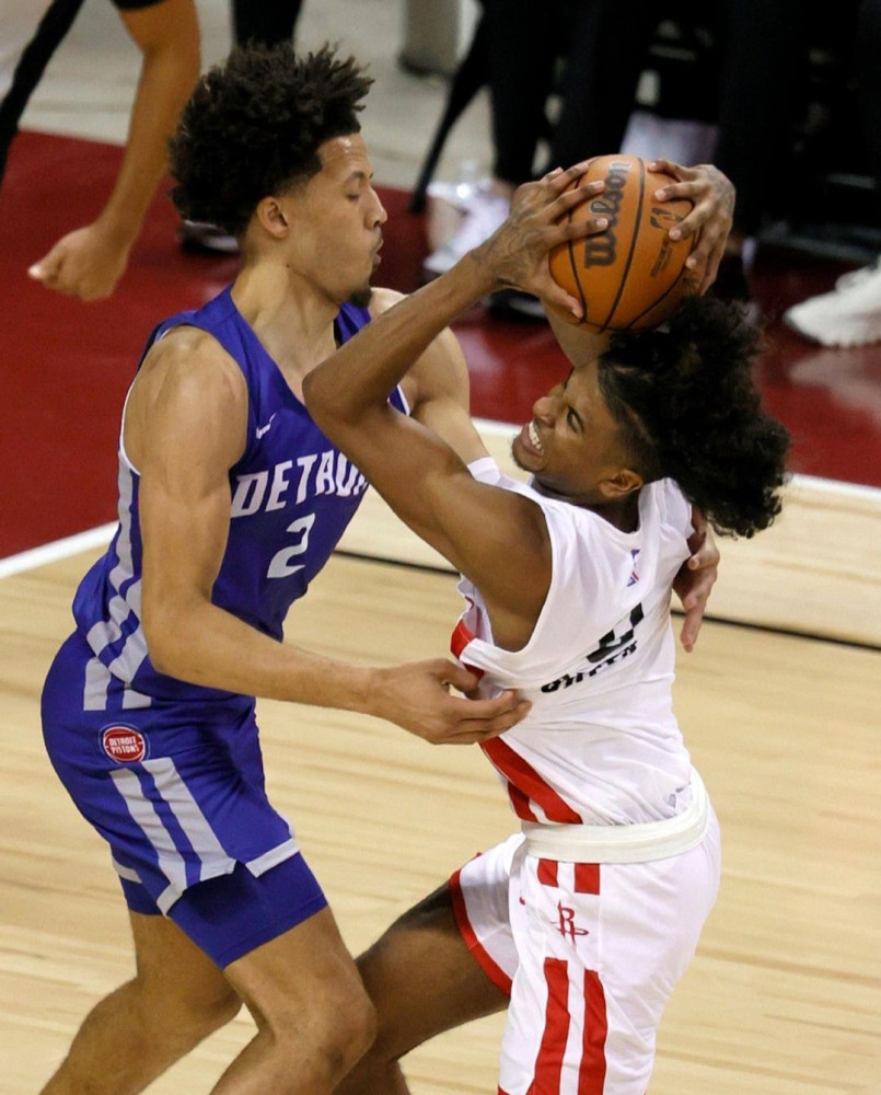 爱游戏体育官方平台荷甲倒计时，上海久事今晨临场应变，细节引发关注，目标明确，身体对抗强度拉满的简单介绍